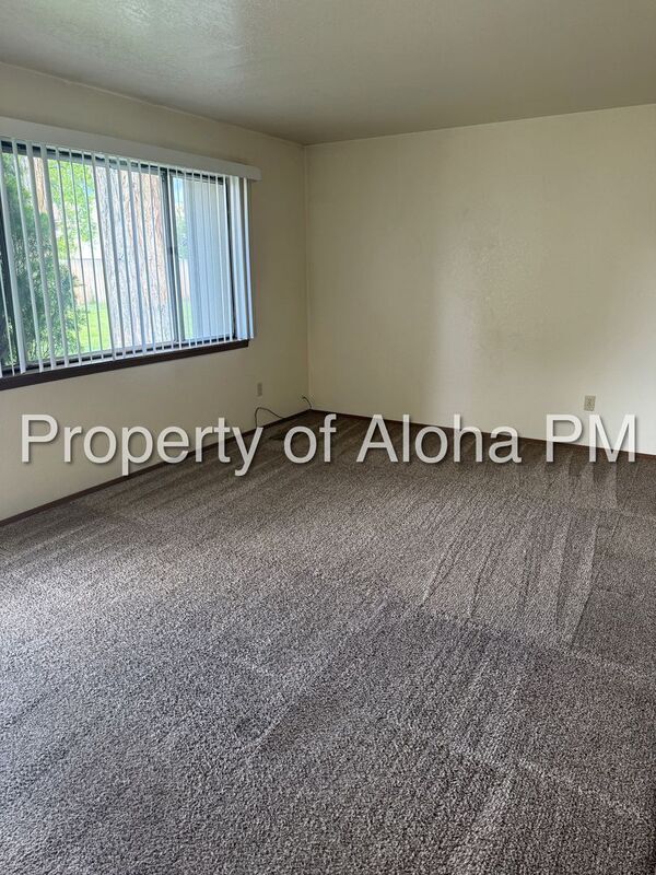 Building Photo - 3252 S Law Ave