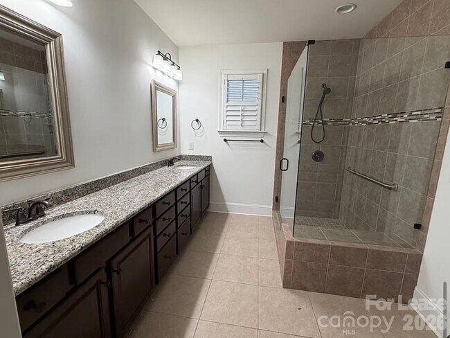 Building Photo - 13106 Hazelbrook Ln