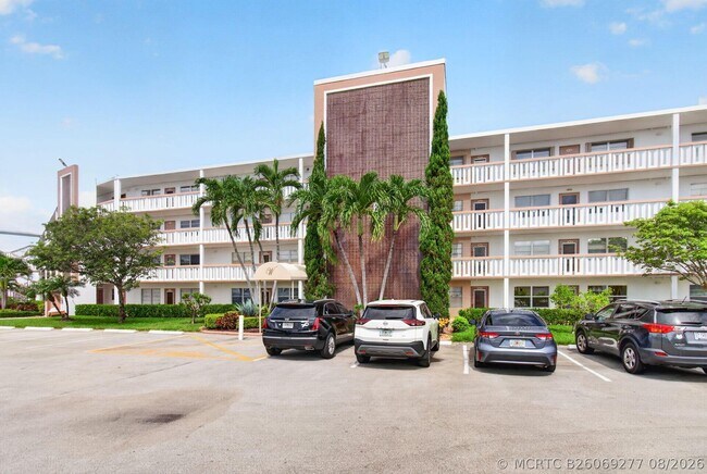 Building Photo - 3030 Wolverton E