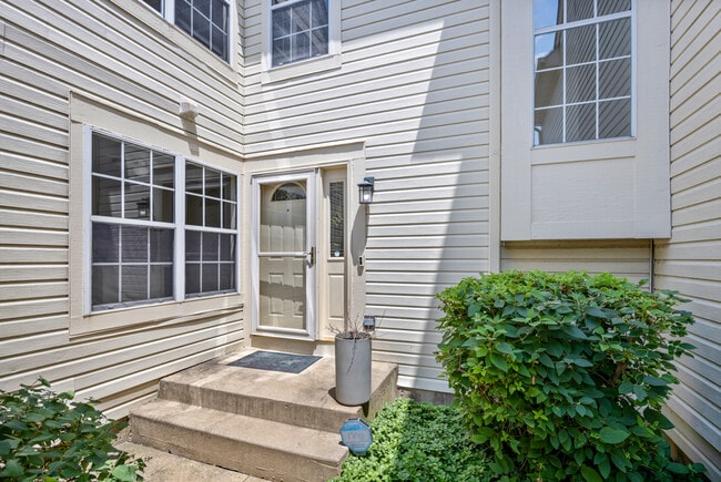 Building Photo - 2234 Seaver Ln