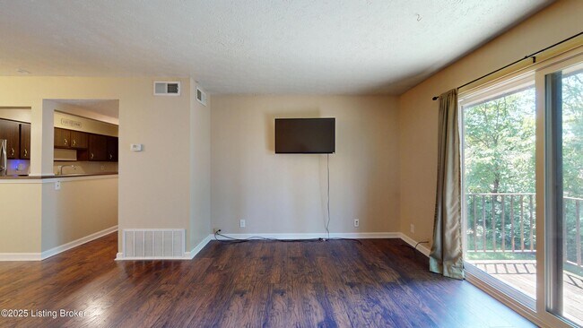 Building Photo - 7074 Wildwood Cir
