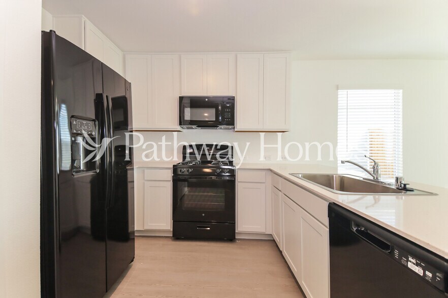 Building Photo - 11304 Rodeo Dr