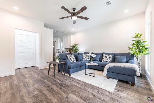 Building Photo - 106 Leisure Pointe Rd