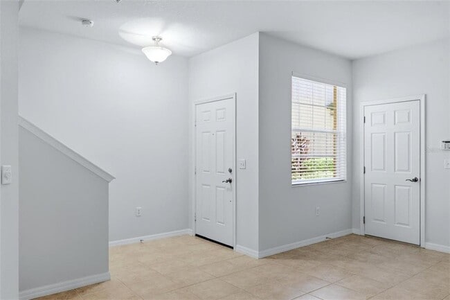 Building Photo - 3717 Parkridge Cir