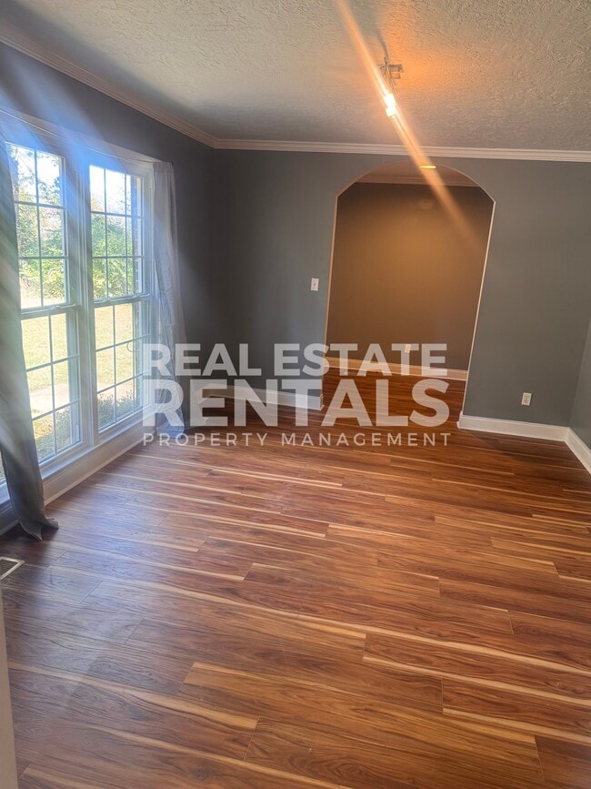 Building Photo - 514 Country Club Pl