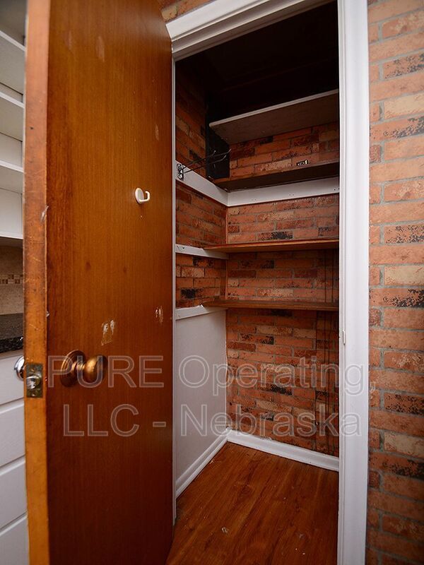 Building Photo - 210 N 32nd Ave