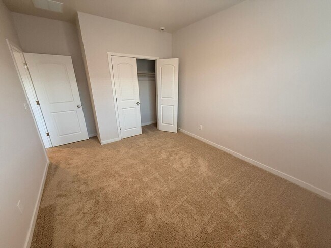 Building Photo - New 2026 3-Bedroom Townhome in Kinston Near HUB