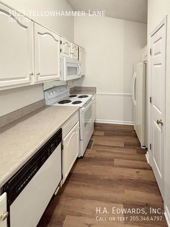 Building Photo - 1023 Yellowhammer Ln