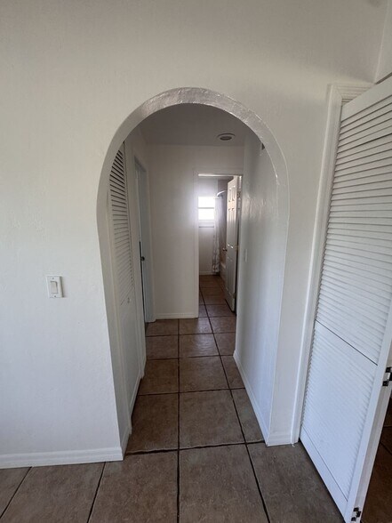Building Photo - Beautiful 3 Bedroom Priced to Rent