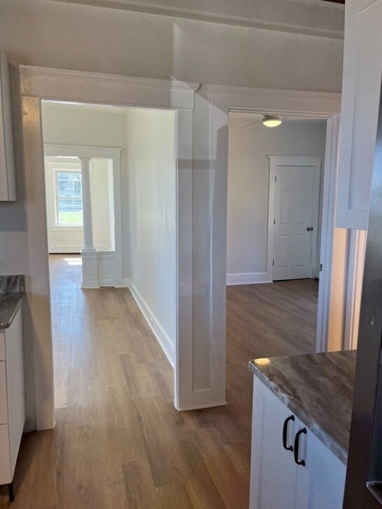 Building Photo - Barrington River House