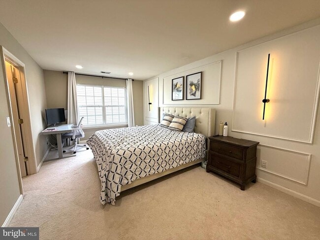 Building Photo - 21201 Sundial Ct