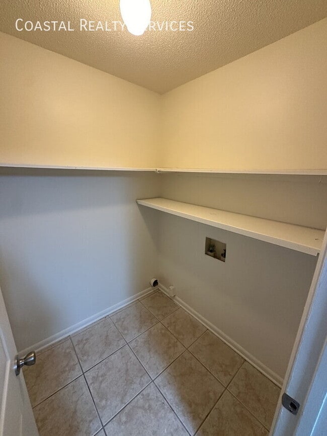 Building Photo - 122 Scottwood Dr SE