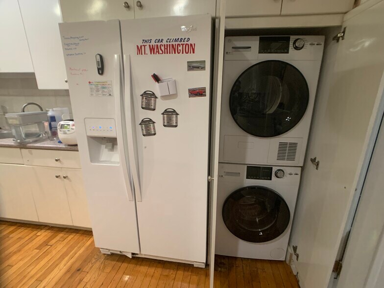 Building Photo - 8 Fairbanks St