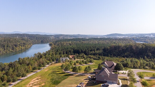 Building Photo - 509 Broadberry Ave