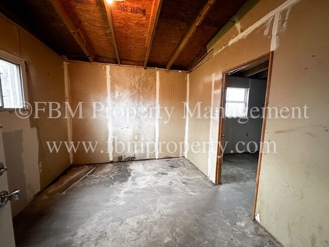 Building Photo - 813 E 2nd Ave