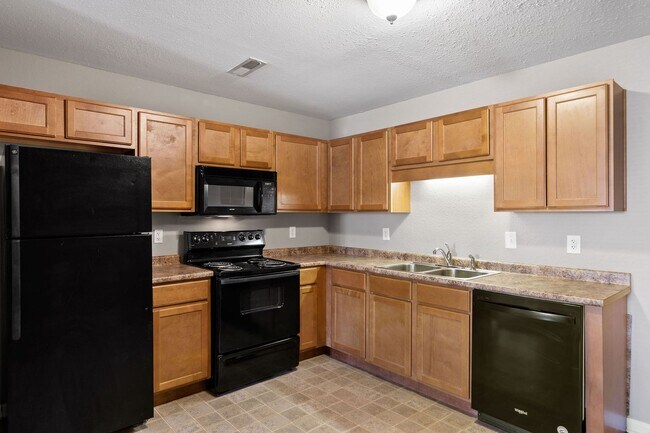 Building Photo - 508 Luxury Dr