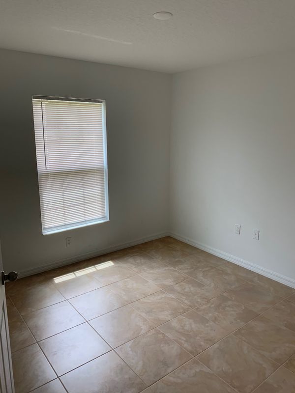 Building Photo - 36 Renshaw Dr