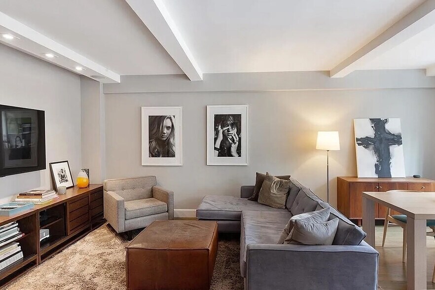 Building Photo - 200 W 20th St