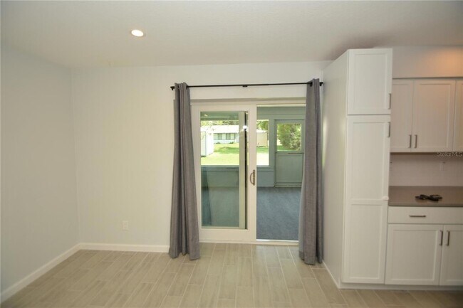 Building Photo - 14 Bolling Ln