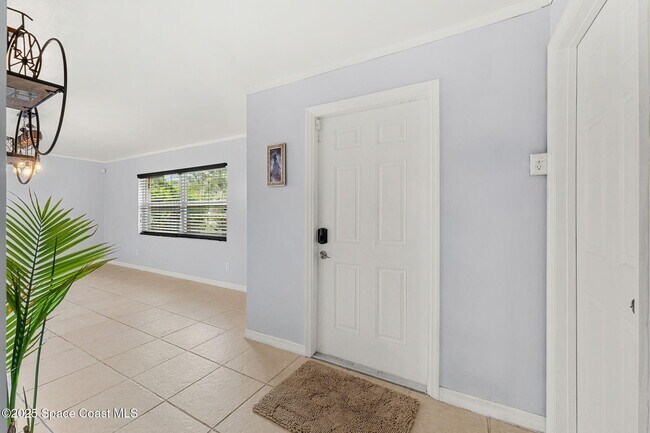 Building Photo - 1848 Edith St NE