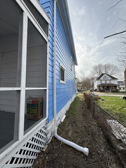 Building Photo - 276 Orange St