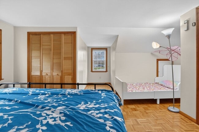 Building Photo - 13 Pleasant St