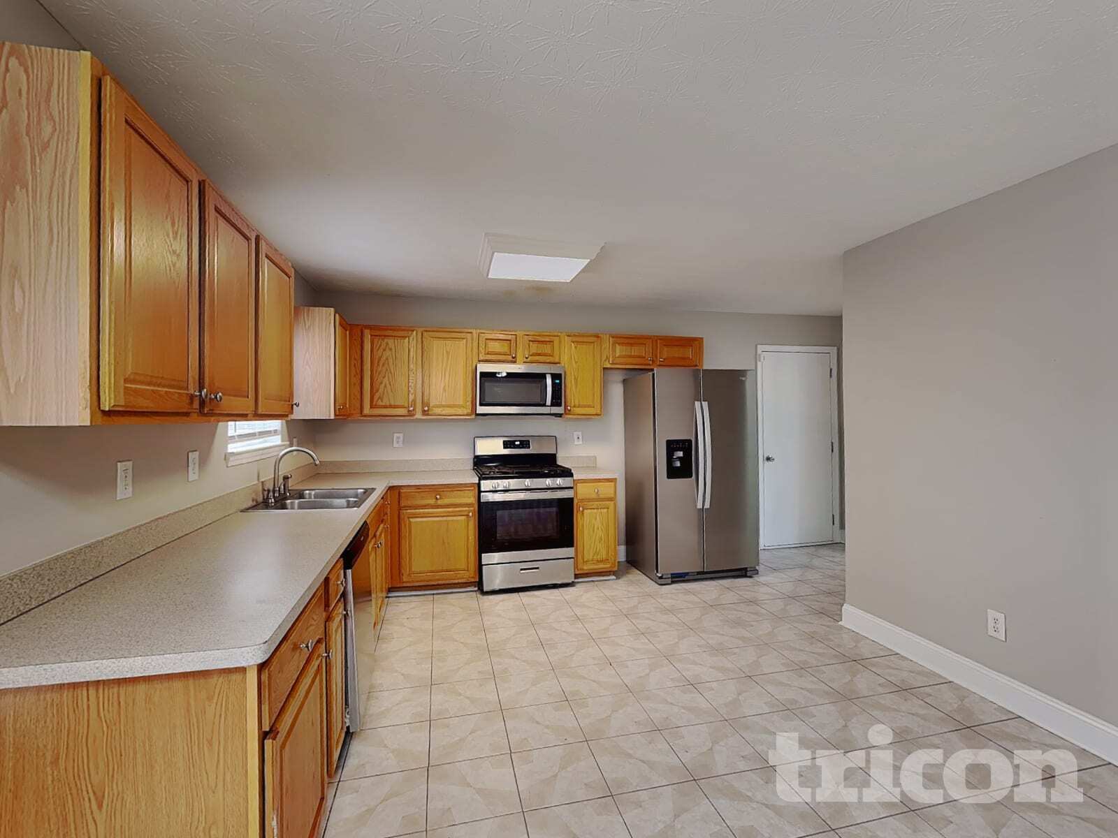 Building Photo - 636 Christina Pl