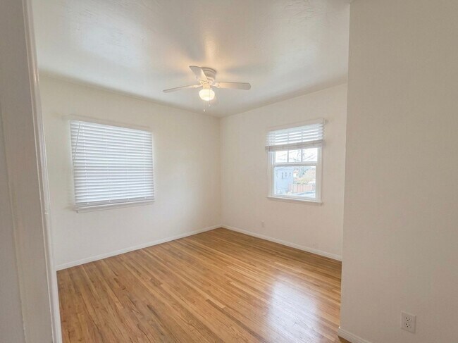 Building Photo - Charming Light-Filled 2BR in North of Adams Ave in University Heights – Available May 10th