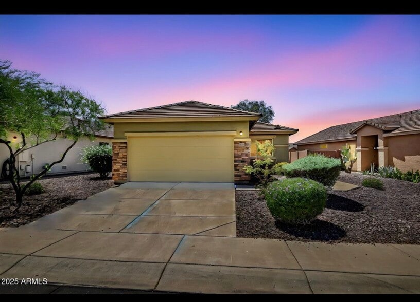 Primary Photo - 1623 W Owens Way