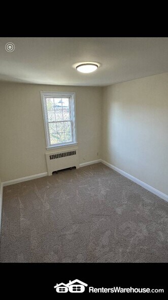 Building Photo - 10 Enjay Ave