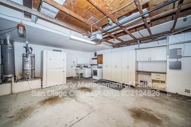 Building Photo - 2898 Woodridge Cir