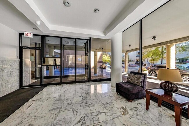 Building Photo - 5740 N Sheridan Rd