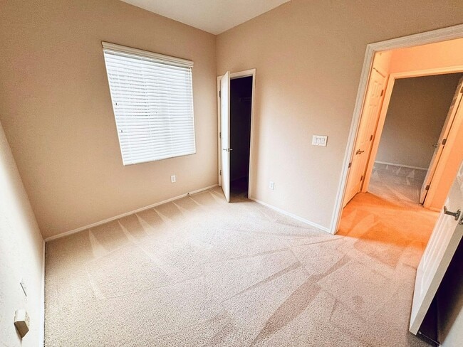 Building Photo - 2529 Nashira St