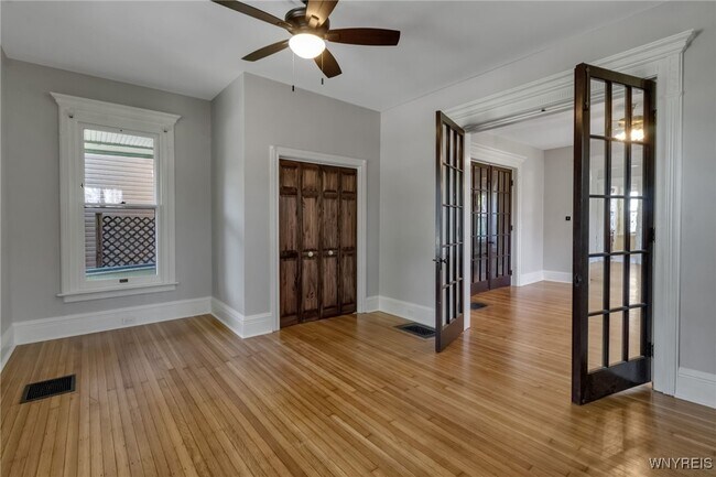 Building Photo - 45 St Johns Pl
