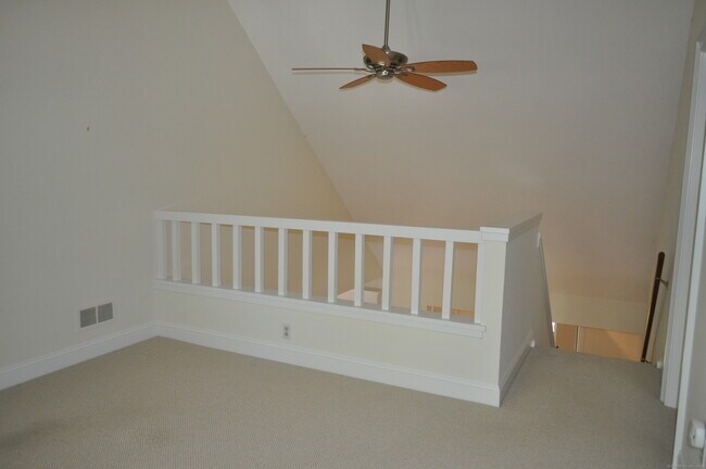 Building Photo - 59 Byron Dr