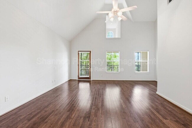 Building Photo - 4424 Blossom St