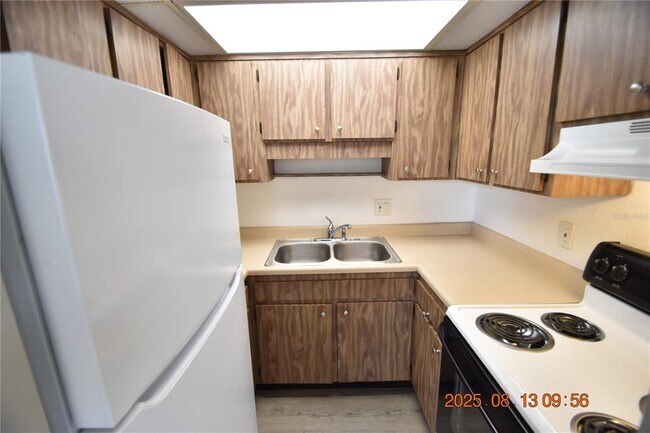 Building Photo - 304 Danube Ave