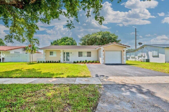 Building Photo - 5510 Pierce St