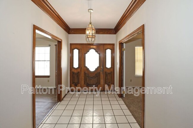 Building Photo - 21 Edgewood Ln