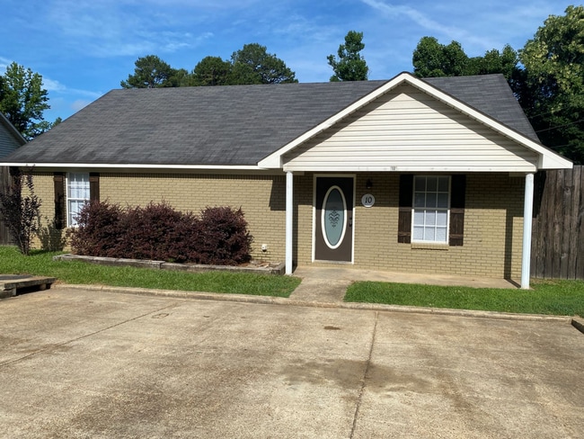 Building Photo - 3 BR/3BA