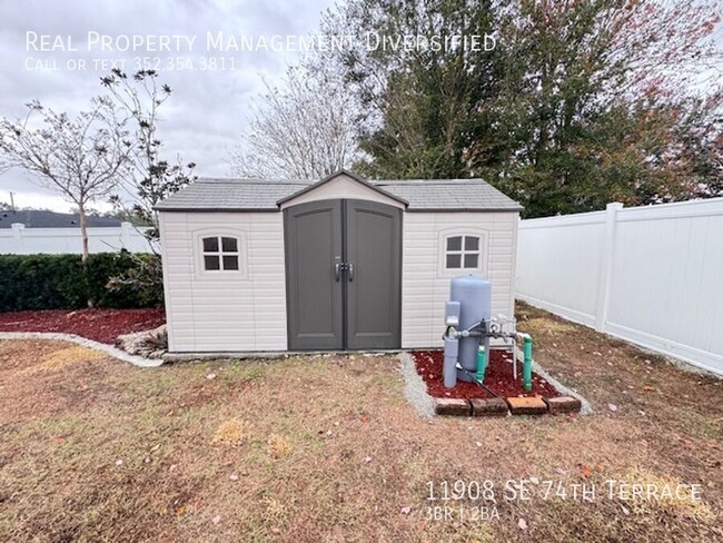 Building Photo - Charming 3 Bedroom 2 Bath