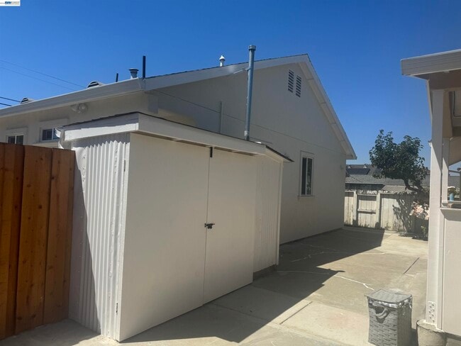 Building Photo - 1632 Wayne Ave