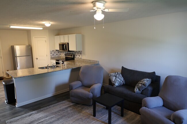 Building Photo - 1503 W Saxon Dr