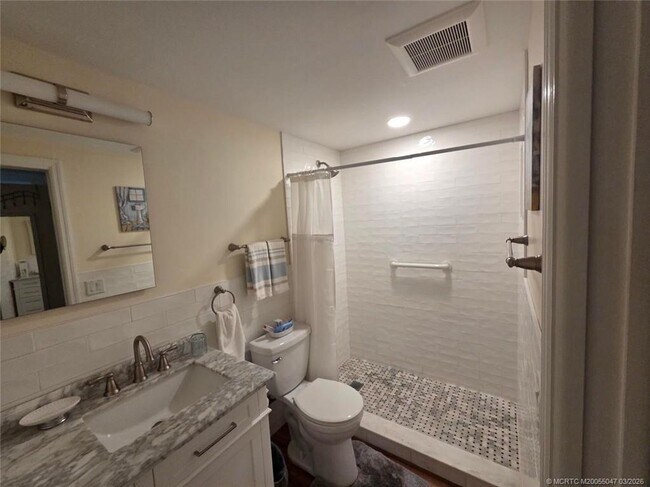 Building Photo - 5111 SE Miles Grant Rd