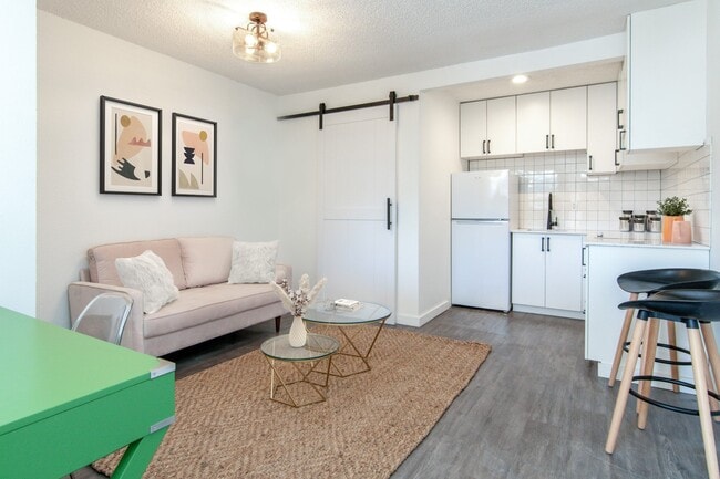 Building Photo - The Imperial