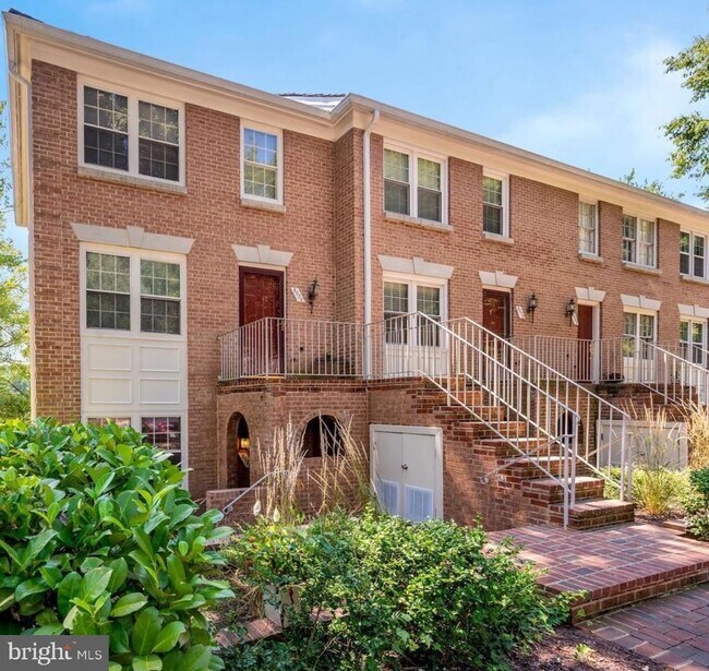 Building Photo - 8024 QUARRY RIDGE Way