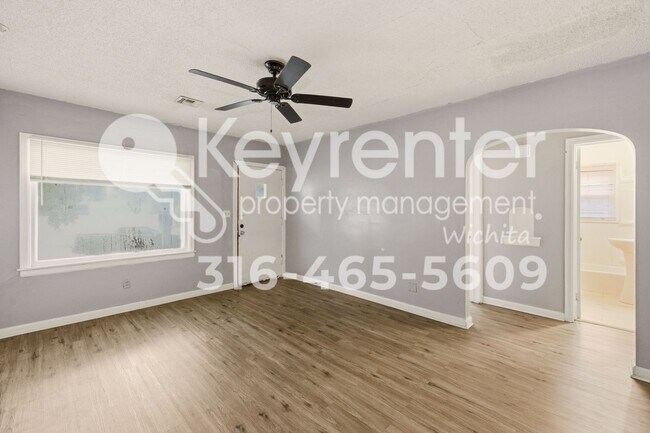 Building Photo - 3-Bedroom Home with Modern Flooring – Convenient Central Wichita Location