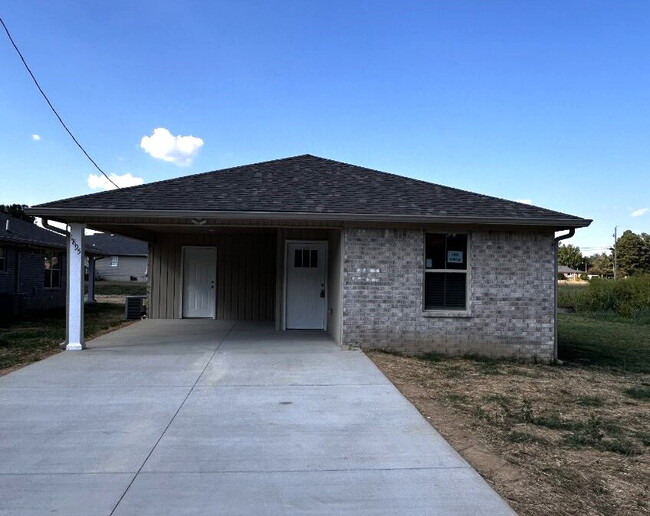 Building Photo - Charming 3-Bedroom House on Stallings Rd w...