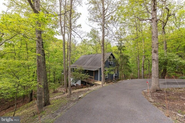 Building Photo - 1249 Lakeview Dr