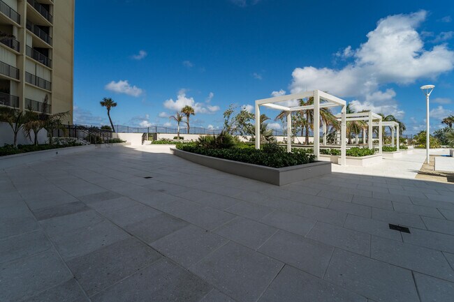 Building Photo - 200 Ocean Trail Way